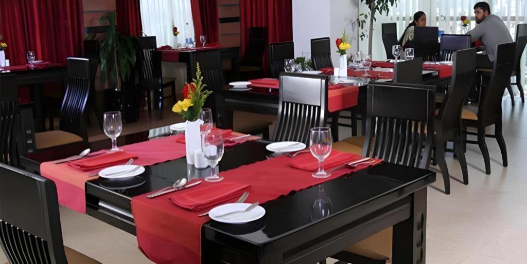 Dhaka Regency Hotel & Resort Экстерьер фото